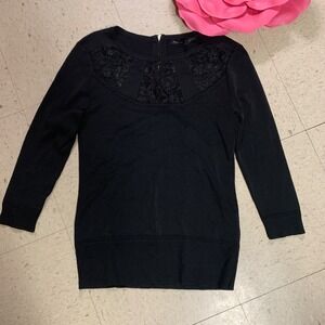 WHBM WHITE HOUSE BLACK MARKET Women's Size‎ M Black Stretch Lace Trim Knit Top
